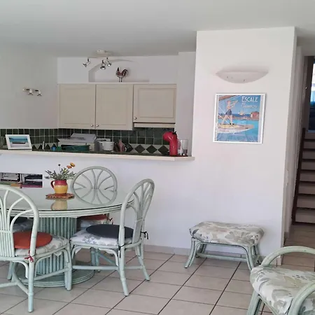 Appartement Le Lavandou, 2 Pieces, 4 Personnes - Fr-1-308-188 Apartment