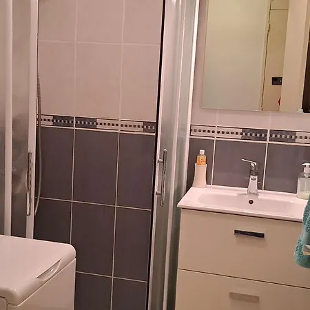 Appartement Le Lavandou, 2 Pieces, 4 Personnes - Fr-1-308-188 Apartment *