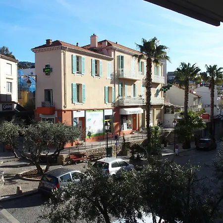Appartement Le Lavandou, 2 Pieces, 4 Personnes - Fr-1-308-188 Apartment Le Lavandou